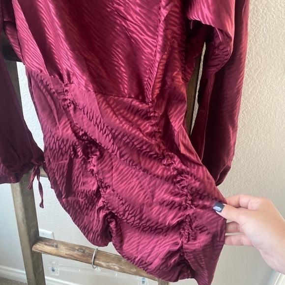 4Sienna Revolve Mini Dress size M open back, balloon sleeve - Picture 2 of 5